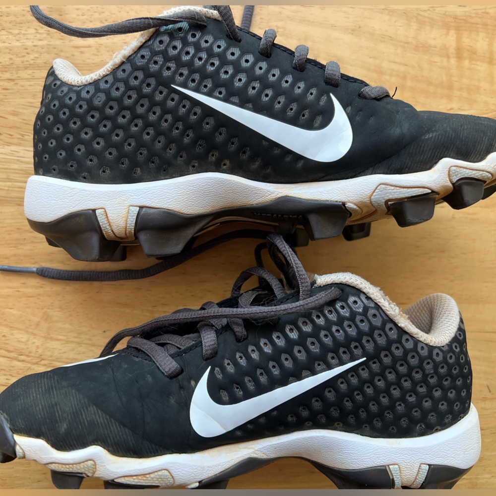 Nike FastFlex Vapor Youth Size 2 Baseball Cleats